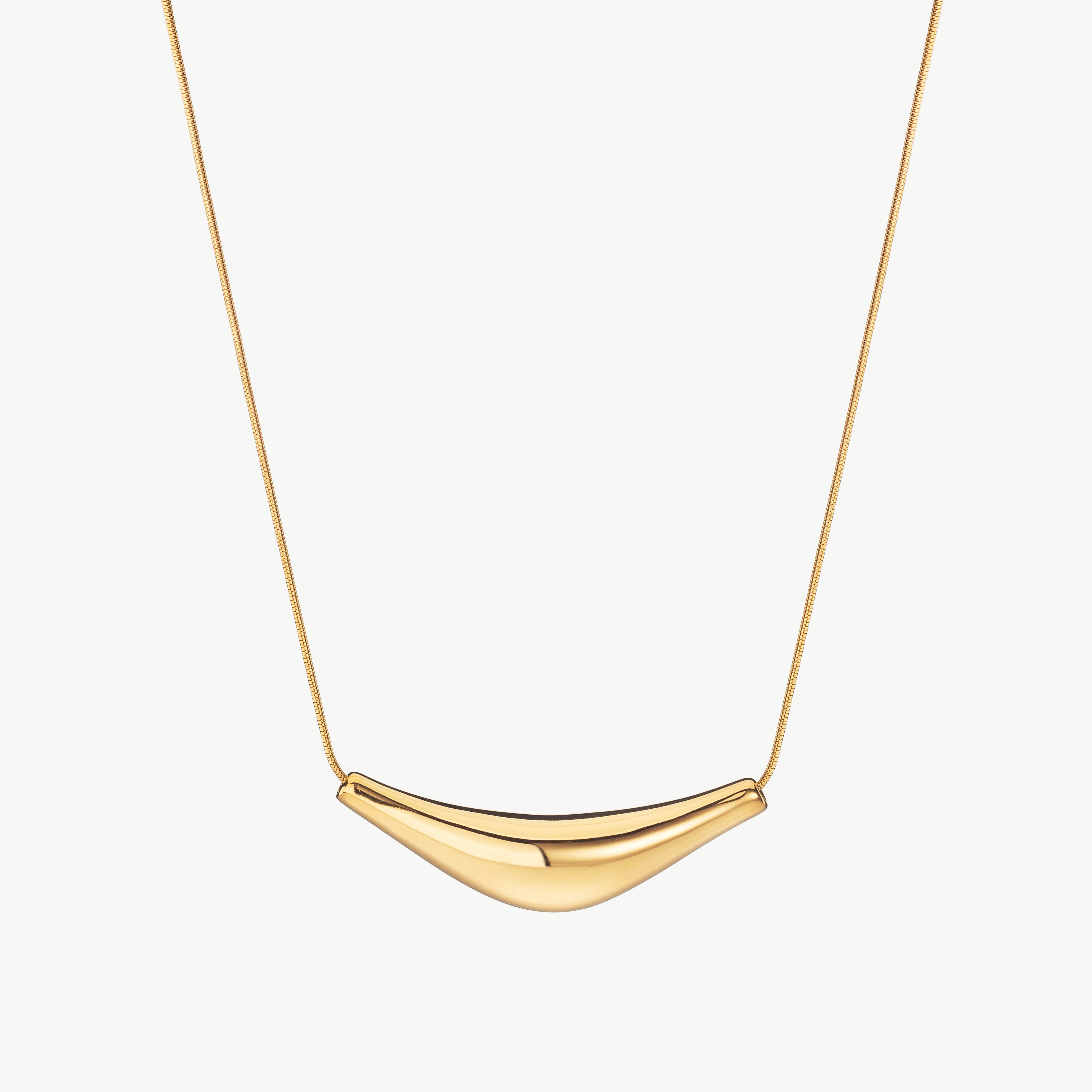 curved bar necklace in gold with smooth arc shape, gold curved bar necklace with polished finish and minimalist bar necklace 